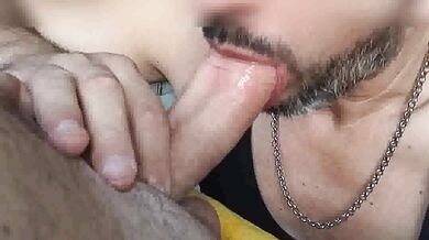 Succhio il cazzo fino in gola