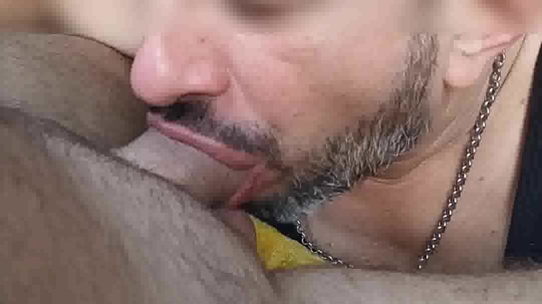 Succhio il cazzo fino in gola