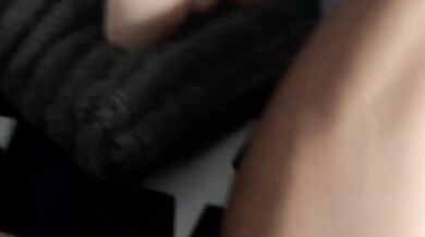 Etero curioso prova il culo della bambola in pov