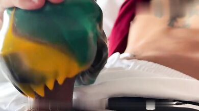 Colombiano solo: toys alieno e cazzo GROSSO da ingoiare