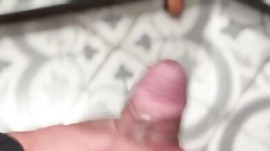 Twink si SEGA nello spogliatoio del negozio