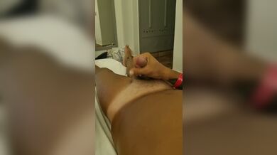 In vacanza ci seghiamo il cazzo INSIEME