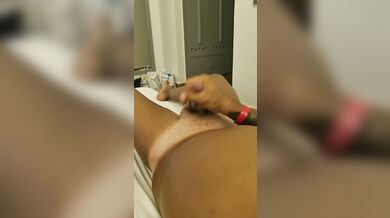 In vacanza ci seghiamo il cazzo INSIEME