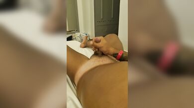 In vacanza ci seghiamo il cazzo INSIEME