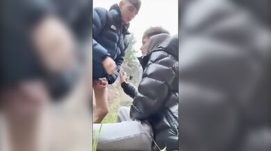 Succhiano e SBORRANO fuori col piumino