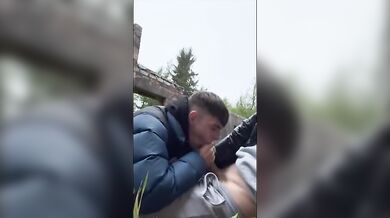 Succhiano e SBORRANO fuori col piumino