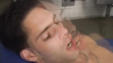 Operai omosex si inculano