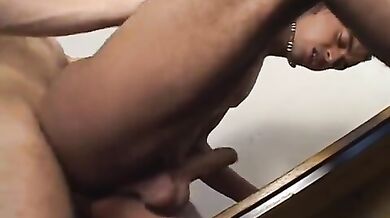 Inculata favolosa sul tavolo lavoro