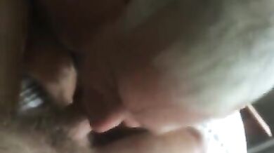 Nonno gay succhia ed ingoia sborra