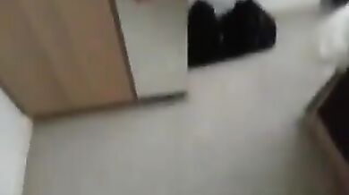 Sega con sborrata davanti allo specchio