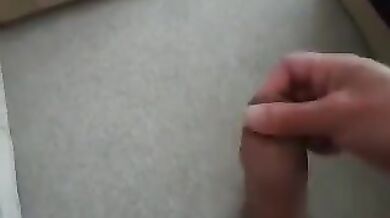 Sega con sborrata davanti allo specchio