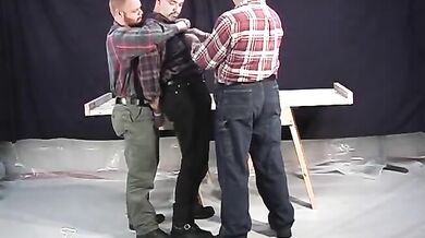 Tre gay grassi maschili fanno sesso