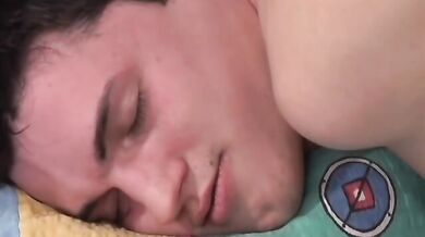 Eccitante sesso gay in bocca e culo