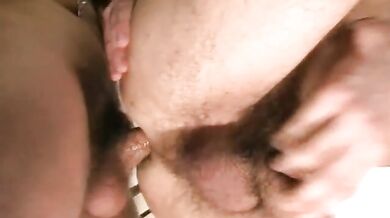 Sesso gay nello studio del dottore