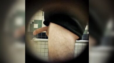 Gay guardone spia i ragazzi