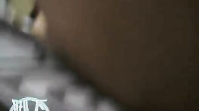 Cinesino passivo lecca piedi e viene inculato