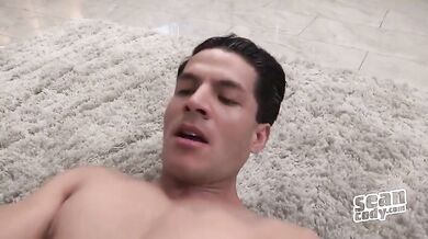 Segone gay con zampilli di sperma