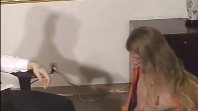 Bel ragazzo gay inculato dal direttore della prigione