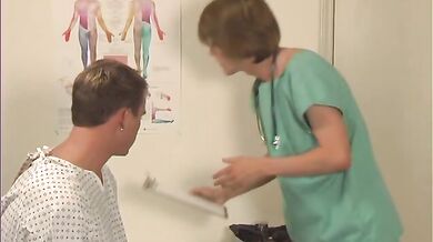 Si succhiano il cazzo a vicenda medico e paziente gay