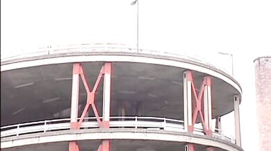 Cliente gay inculato in garage