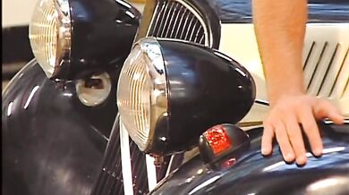 Cliente gay inculato in garage