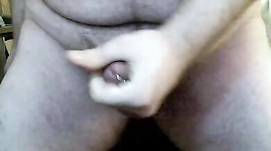Ciccione gay italiano si masturba in cam