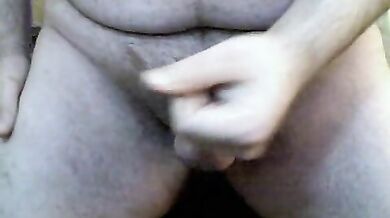 Ciccione gay italiano si masturba in cam