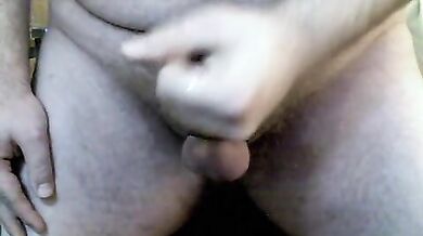 Ciccione gay italiano si masturba in cam