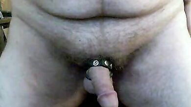 Ciccione gay italiano si masturba in cam