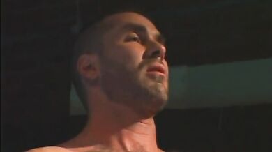 Pugile gay scopato dal suo allenatore