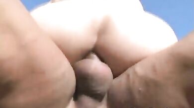 Inculata gay all'aperto