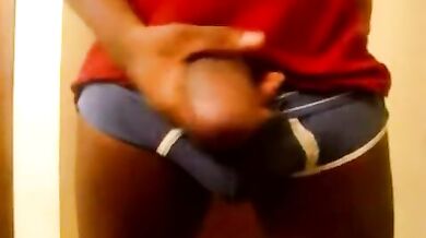 Nero con un mega cazzo