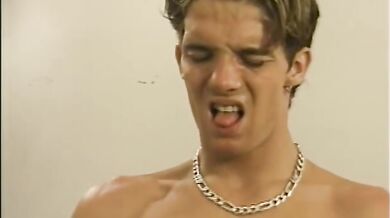 Scopata  amatoriale di due ragazzi carini