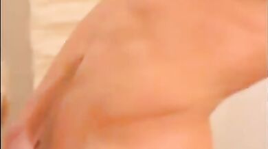 Tre giovani amici gay trombano