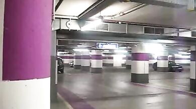 Gay scopano in un parcheggio