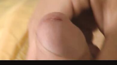 Enrico Belaggio si masturba