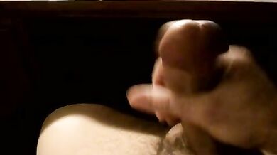 Ragazzo gay si fa una sega in webcam