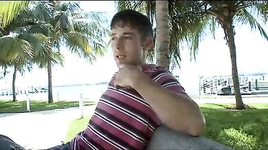 Nero superdotato sodomizza culo bianco