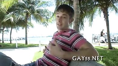 Nero superdotato sodomizza culo bianco