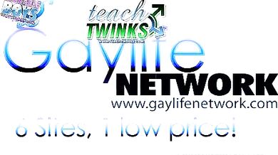 Studente gay in divisa si masturba