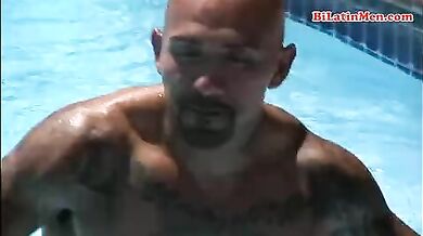 Macho latino sexy sborrata outdoor