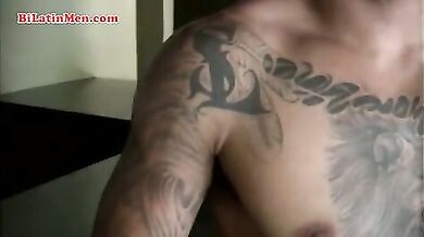 Macho latino sexy sborrata outdoor