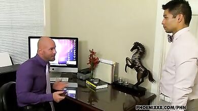 Scopata gay in ufficio