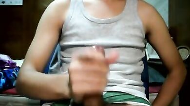 Sega il suo super cazzo in cam