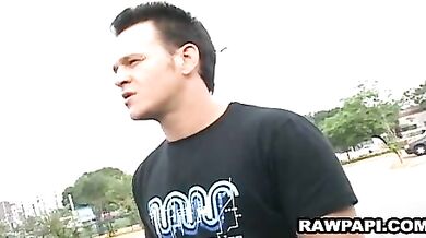 Gay latini fanno sesso in piscina