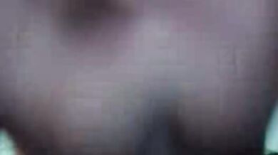 Teen gay con un grosso cazzo sborra in cam