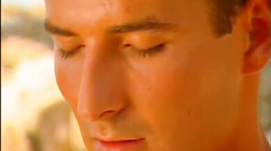 Giovane modello gay si masturba