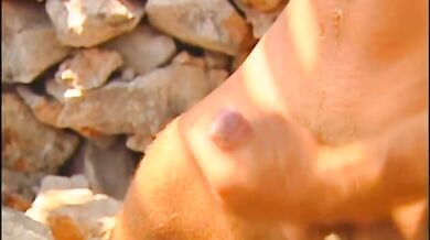 Giovane modello gay si masturba