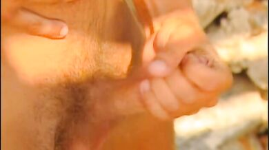 Giovane modello gay si masturba