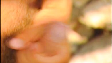 Giovane modello gay si masturba